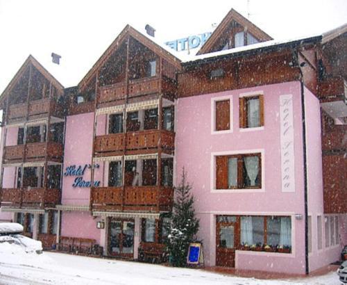 Hotel Serena Dimaro Exterior photo